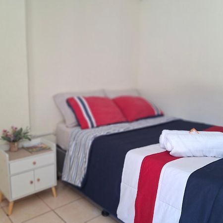 Blue Moon Hostel 危地马拉安地瓜 外观 照片
