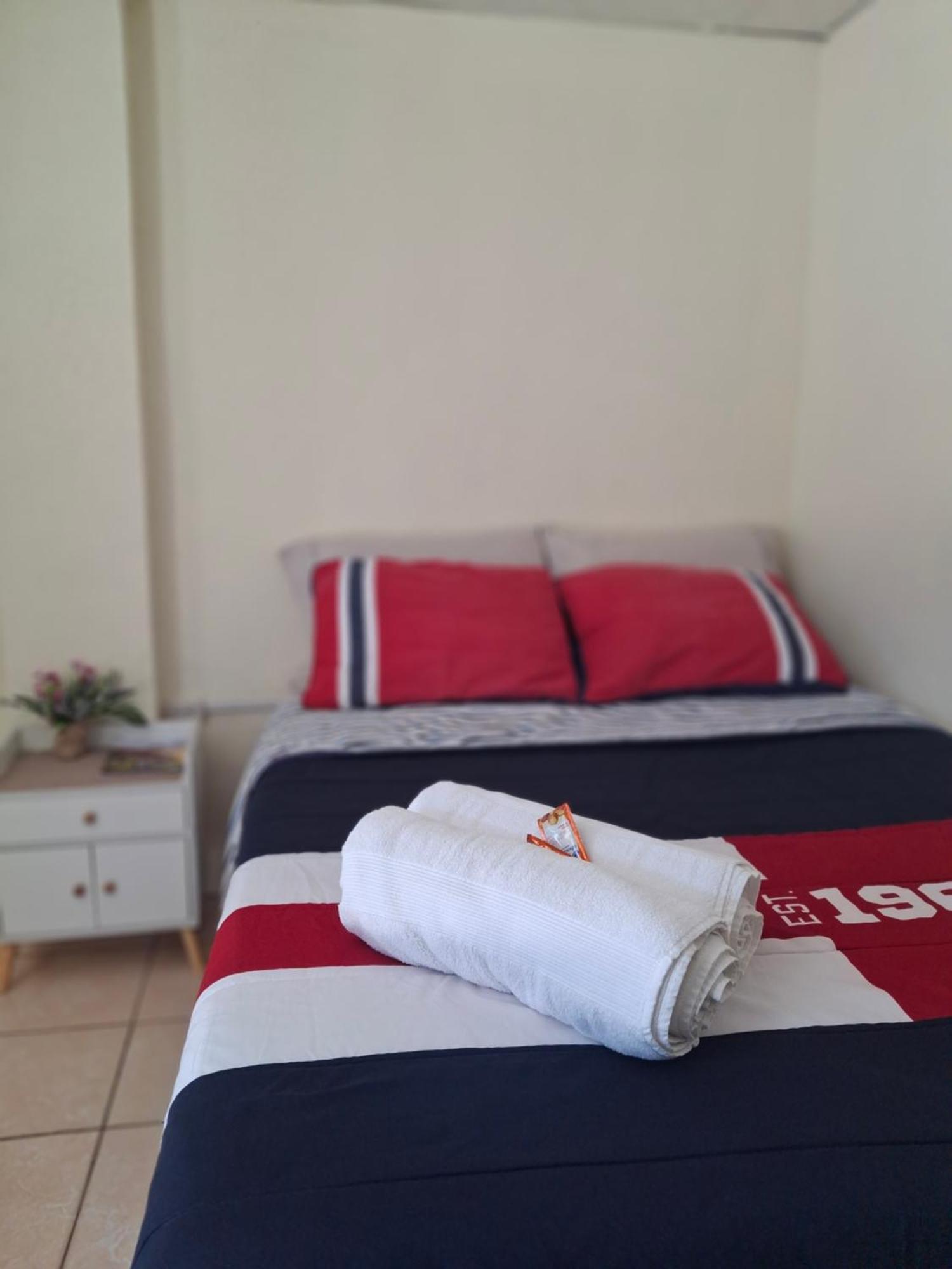 Blue Moon Hostel 危地马拉安地瓜 外观 照片